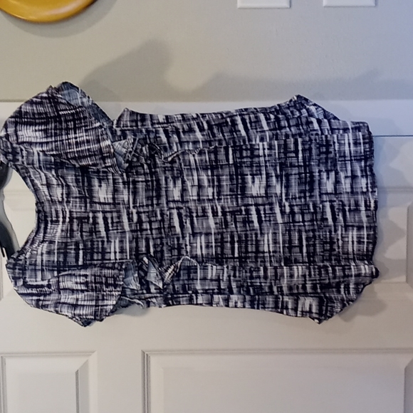 Top - Picture 2 of 3